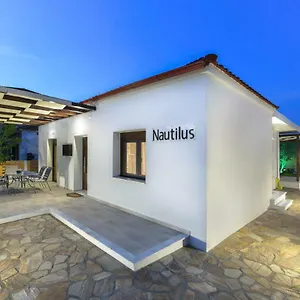 Ferienhaus νautilus Luxury, Ierissós
